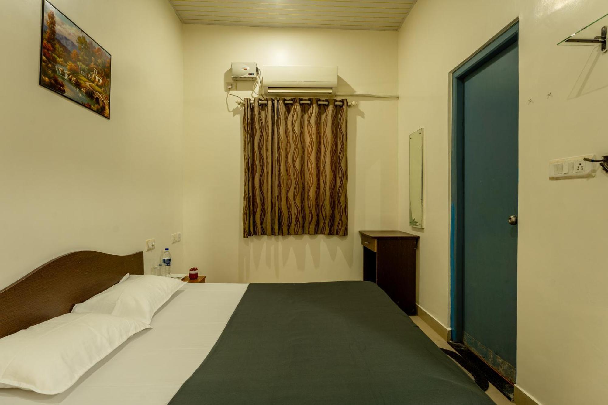 Gomes Pousada Guesthouse Old Goa Bagian luar foto